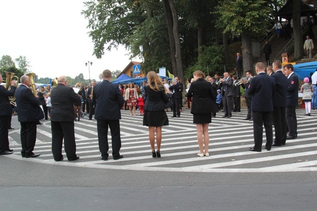 Jubileusz krzyża na wzgórzu w Starej Wsi