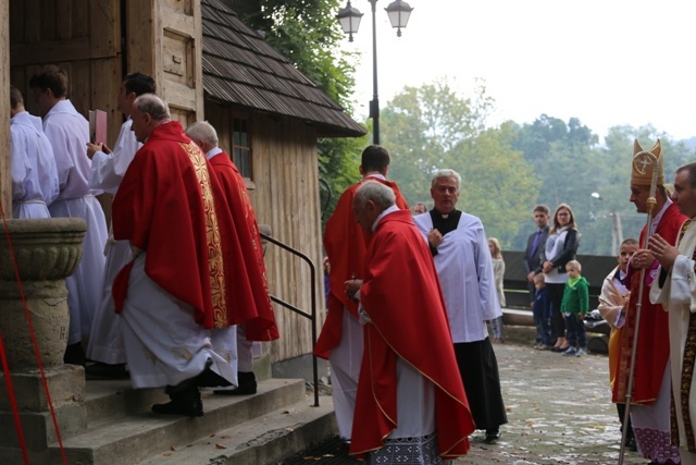 Jubileusz krzyża na wzgórzu w Starej Wsi