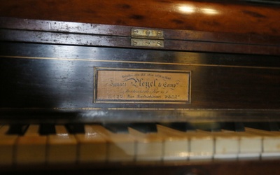 Pianino sygnowane przez Chopina trafiło do Polski