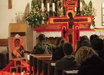  Od 25 lat kolejne pokolenia młodzieży spotykają się co miesiąc na modlitwie śpiewami z Taizé w kościele NMP na Piasku. Najbliższa okazja będzie 4 listopada po Mszy św. o godz. 18.30