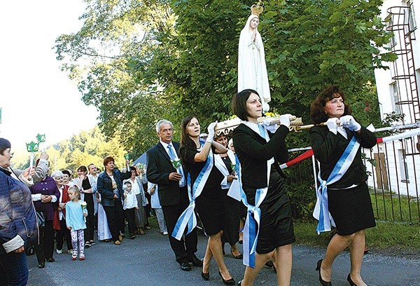 Wójtowice. Wizycie Maryi towarzyszyły niecodzienne wydarzenia,  które ich uczestnicy odebrali w sposób duchowy