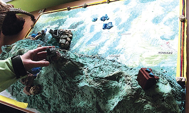  W Centrum Edukacji Ekologicznej niedowidzący i niewidomi mogą poznać Karkonosze na podstawie tej oryginalnej mapy