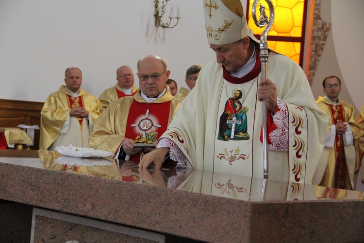 Konsekracja kościoła w Mielcu-Rzochowie