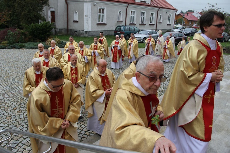 Konsekracja kościoła w Mielcu-Rzochowie