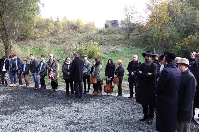 Pogrzeb ekhumowanych na "Glinniku"