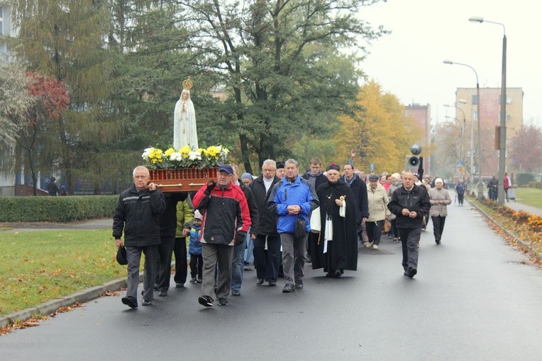 Różaniec na ulicach parafii