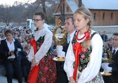 Procesja do kościoła w Tylmanowej