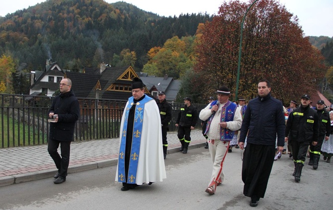 Procesja różańcowa z relikwiami św. Jana Pawła II w Szczawnicy 