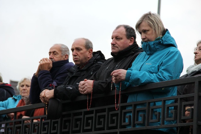 Procesja różańcowa z relikwiami św. Jana Pawła II w Szczawnicy 