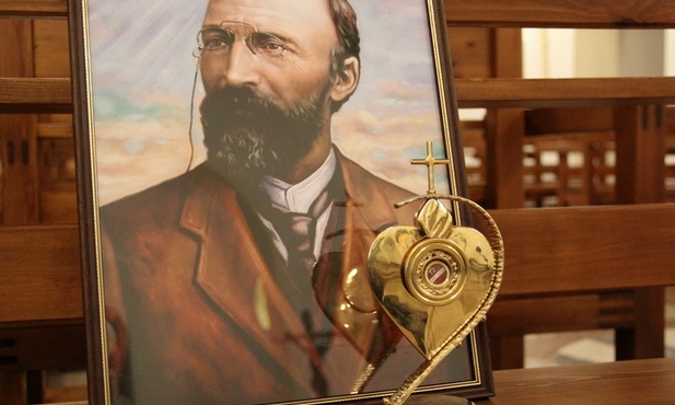 Jedyne w Warszawie relikwie bł. Bartolo Longo, szerzyciela Nowenny Pompejańskiej, znajdują się w kościele, przy ul. Żytniej 1