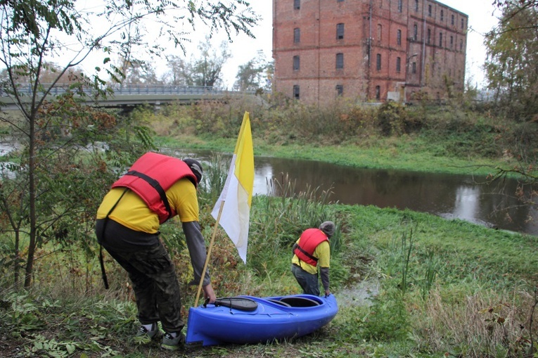 Spływ papieski Bzurą