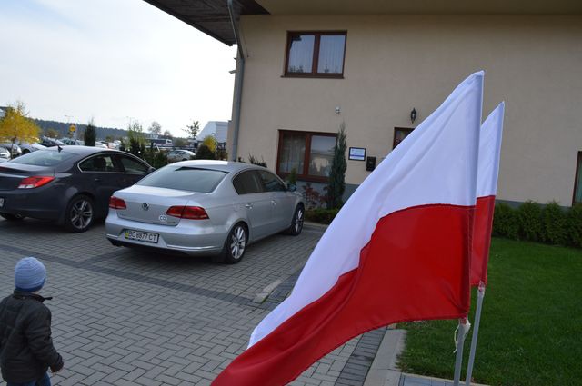 Lokal wyborczy obok kościoła