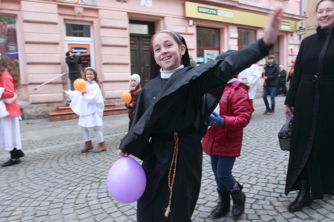 Złotoryjskie świętych marszowanie