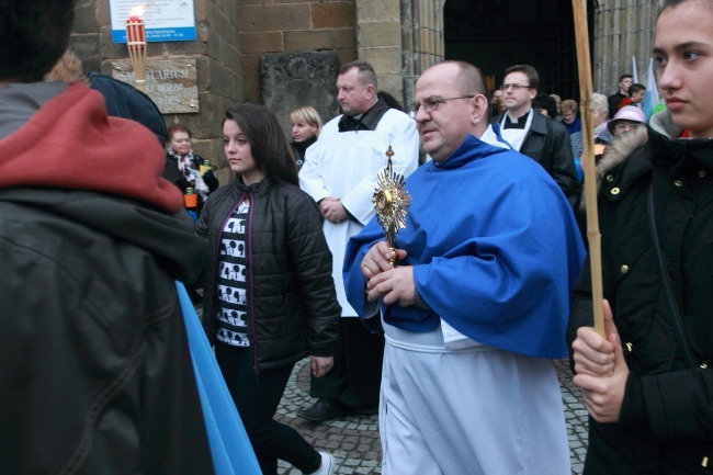 Złotoryjskie świętych marszowanie