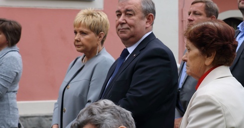 Wilk najlepszy na prawicy