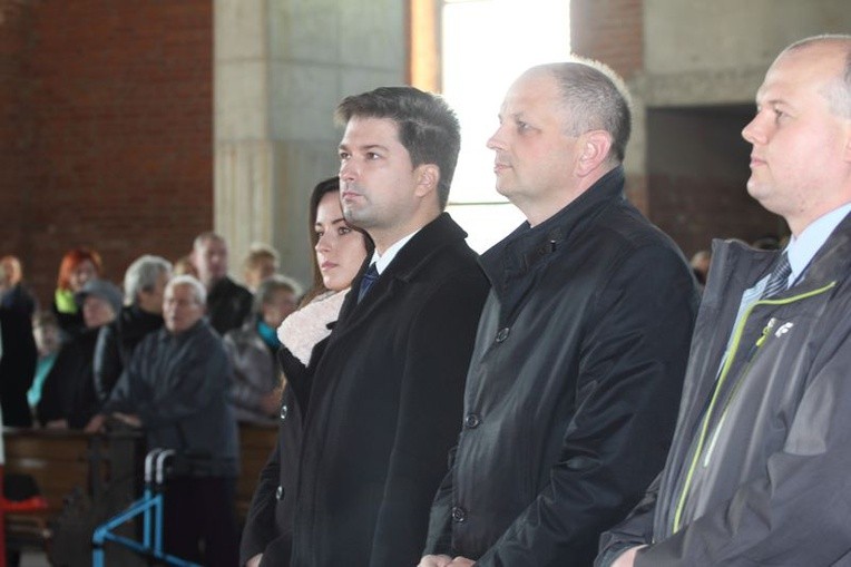 Wmurowanie aktu erekcyjnego w parafii św. Jana Pawła II