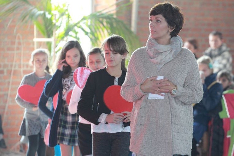 Wmurowanie aktu erekcyjnego w parafii św. Jana Pawła II