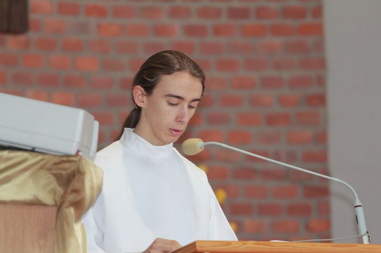 Wmurowanie aktu erekcyjnego w parafii św. Jana Pawła II