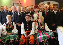 W uroczystości wzięli udział kolejarze z Bobrownik, Koluszek, Rogowa i Łowicza, a także łowiccy przedstawiciele NSZZ "Solidarność" RI