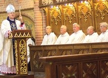 Uczestników spotkania podczas ćwiczeń duchowych odwiedził abp Józef Górzyński