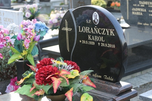 Cmentarz parafialny w Rudzicy