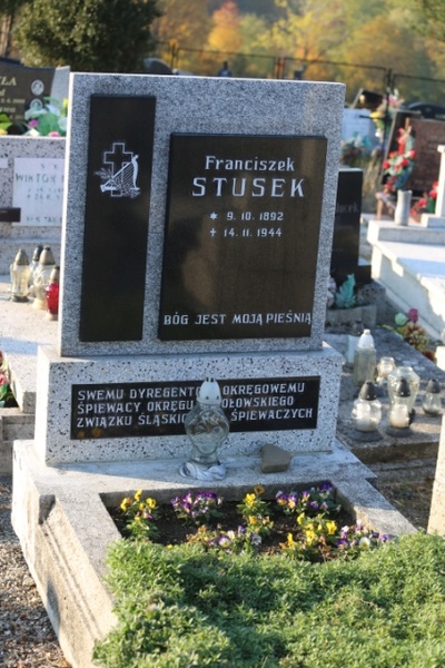 Cmentarz parafialny w Rudzicy