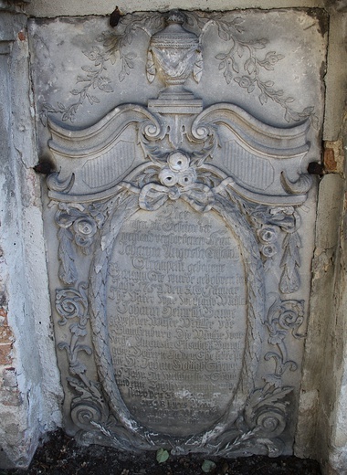 Setka zabytkowych płyt