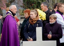 W dniach od 1 do 8 listopada możemy uzyskać odpust zupełny dla zmarłych