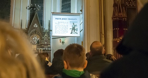 Ze świętymi w jednej ławce