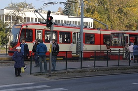 Jak dotrzeć na cmentarze? 