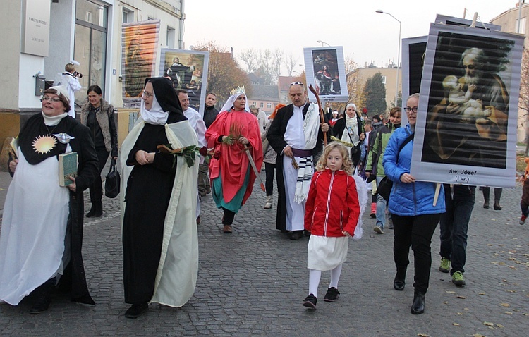 Korowód świętych w Sulęcinie