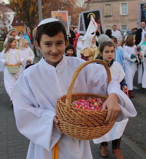 Korowód świętych w Sulęcinie