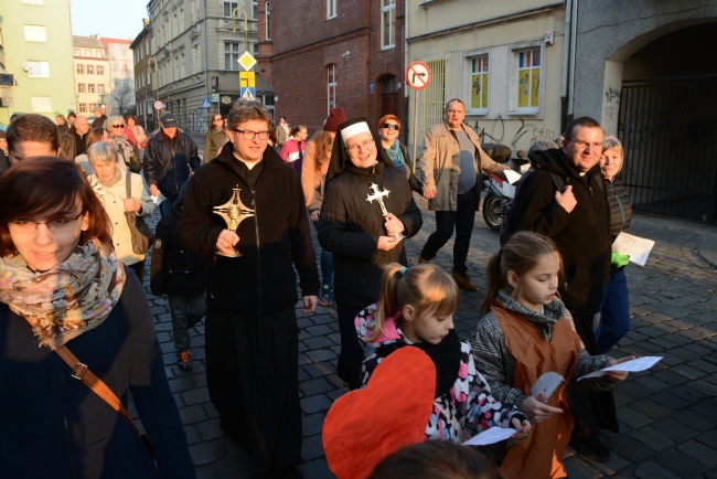 Marsz Świętych na ulicach Opola