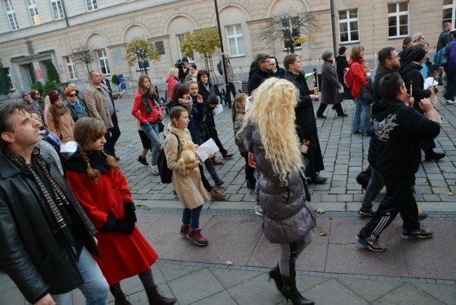 Marsz Świętych na ulicach Opola