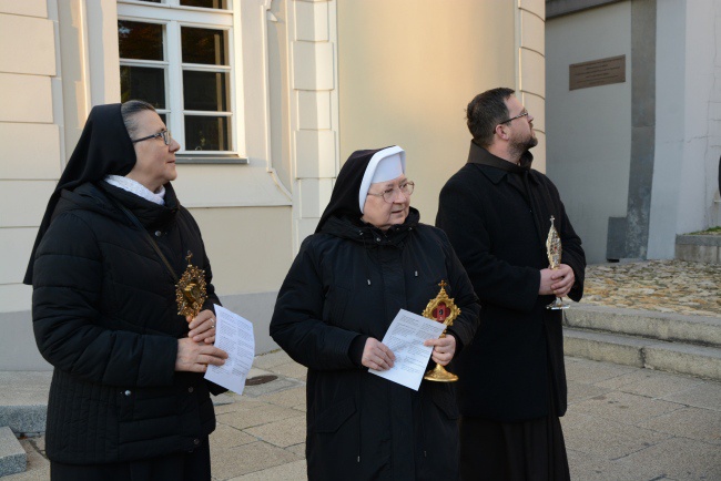 Marsz Świętych na ulicach Opola