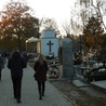 Na cmentarzach 1 listopada zostaną odprawione Msze św.