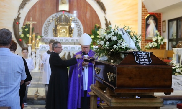 Liturgii pogrzebowej przewodniczył bp Piotr Greger