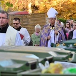 Procesja na cmentarzu katedralnym