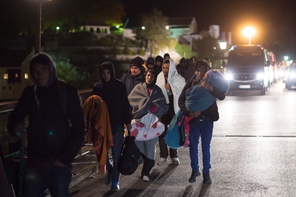 Niemcy: Ataki na azylantów i ośrodki