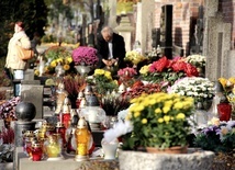 Wszystkich Świętych na cmentarzu na Woli