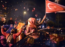 Turcja: AKP odzyskała większość absolutną