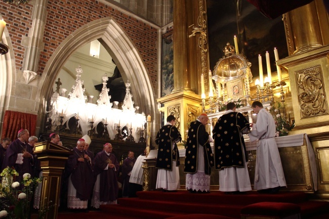 Dzień Zaduszny w katedrze wawelskiej