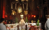 Podczas rawskiej Nocy Świętych modlono się przy ponad 20 relkwiarzach świętych i błogosławionych