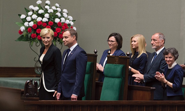 6 sierpnia 2015 r. w ceremonii zaprzysiężenia Andrzeja Dudy po raz pierwszy uczestniczą rodzice prezydenta, Jan i Janina Dudowie
