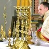 Nabożeństwo eucharystyczne  poprowadził ks. Tomasz Gwizdek,  student liturgiki na KUL