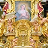   Barokowa część ołtarza głównego to dzieło katolików, którzy odzyskali kościół z rąk protestantów 