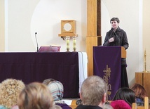  S. Anna Czajkowska WDC prowadzi katechezę dla parafian z Bobrownik