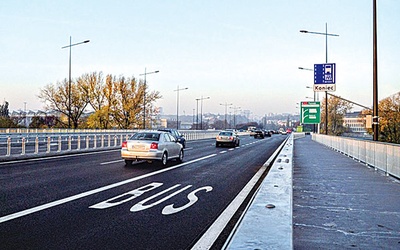 Przeprawą jeździ ponad 100 tys. pojazdów na dobę