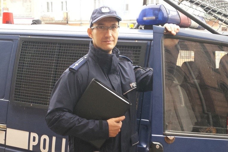 Policjant pierwszego kontaktu