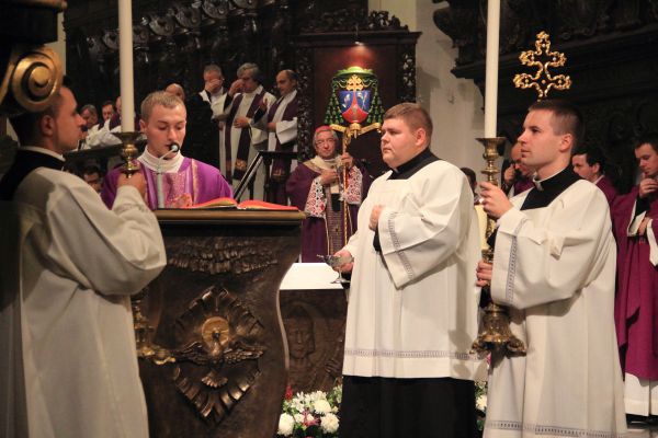 Eucharystia w intencji zmarłych biskupów i kapłanów